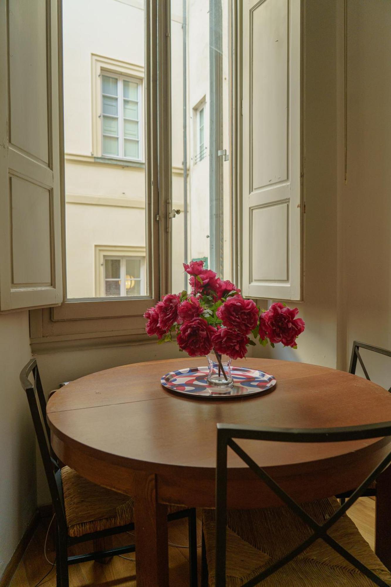 Nice One Bedroom In Historical Building Florencia Exterior foto