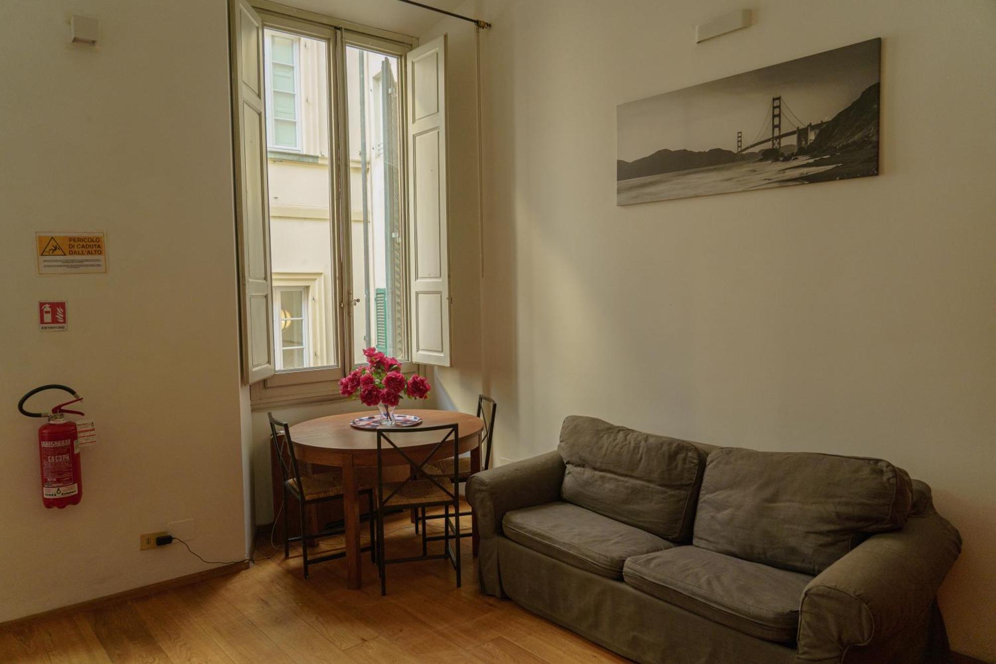 Nice One Bedroom In Historical Building Florencia Exterior foto